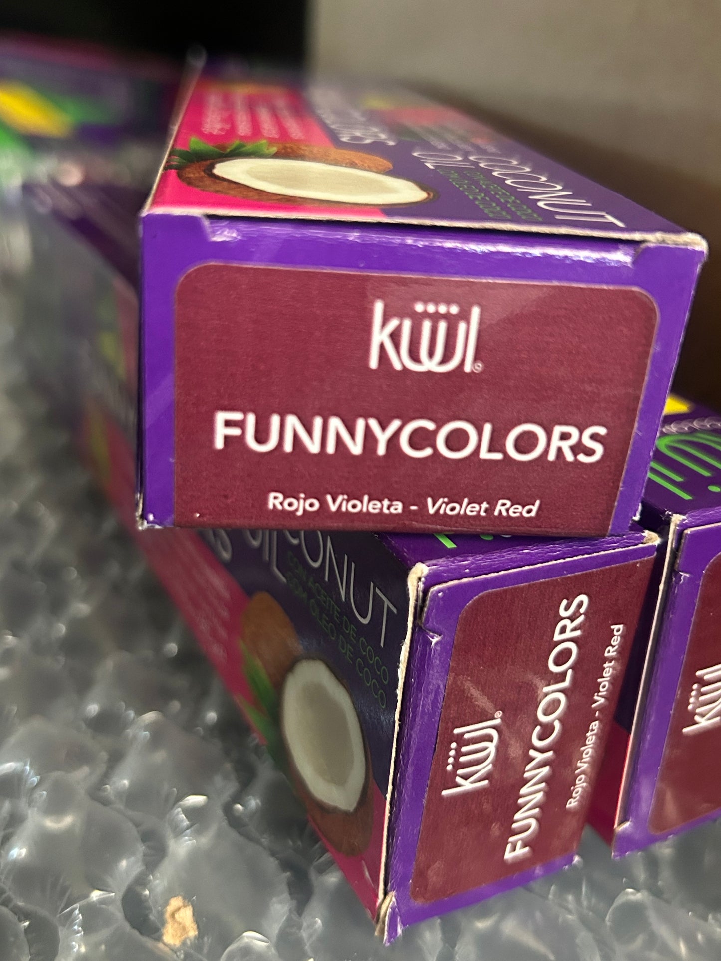 Kuul funny colors red violet