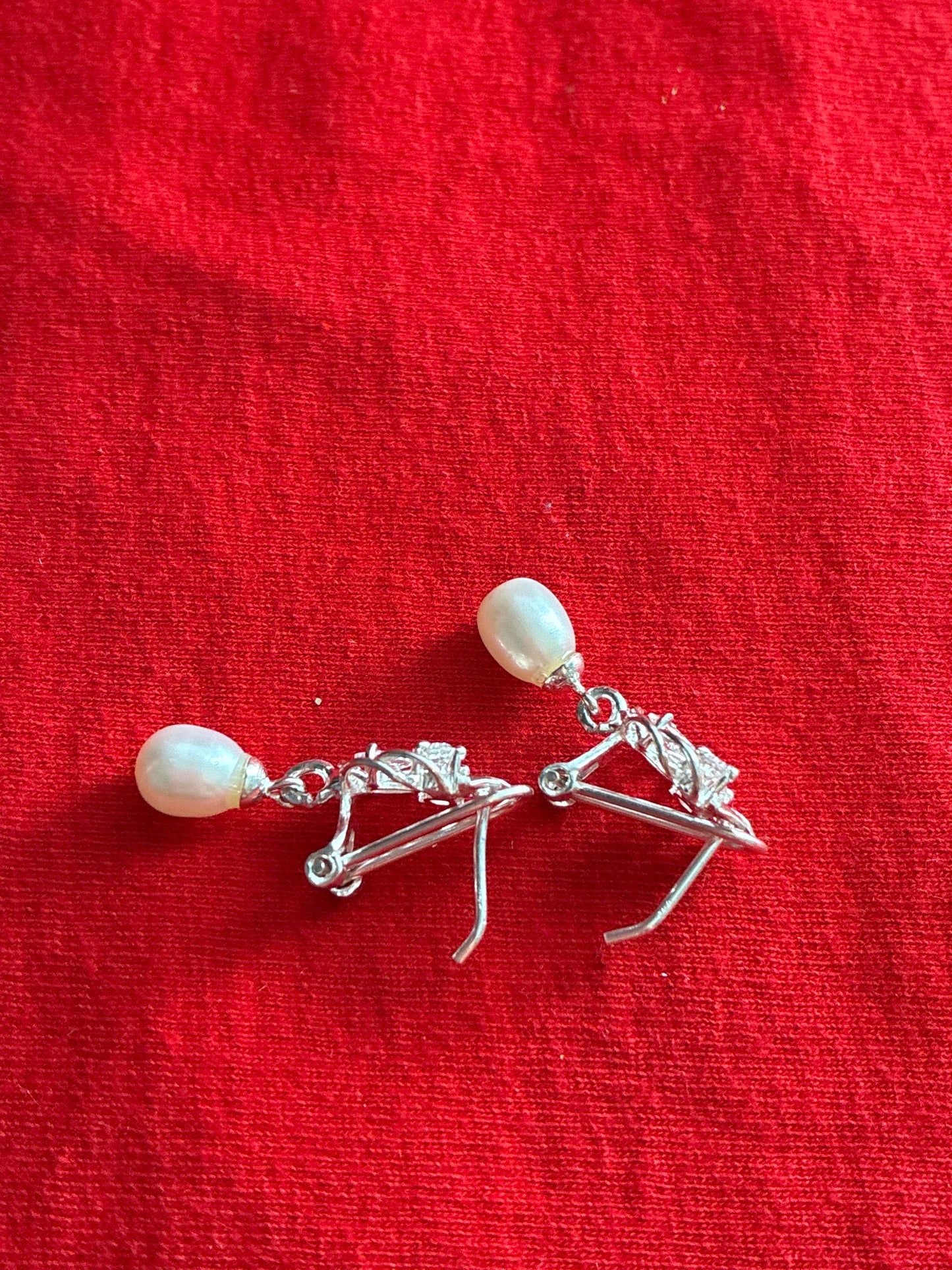 Sterling silver pearl drop earrings