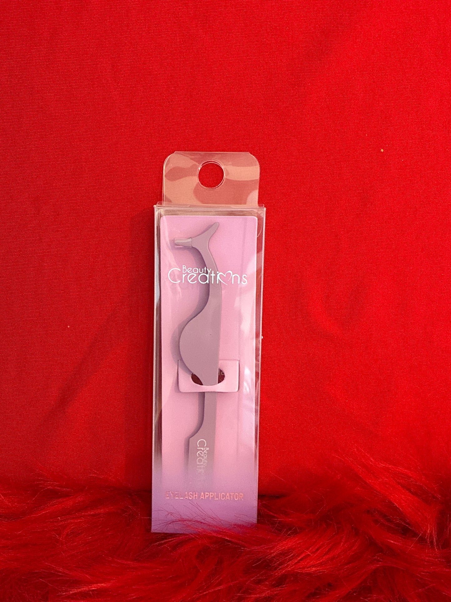 Eyelash applicator by Beauty creations