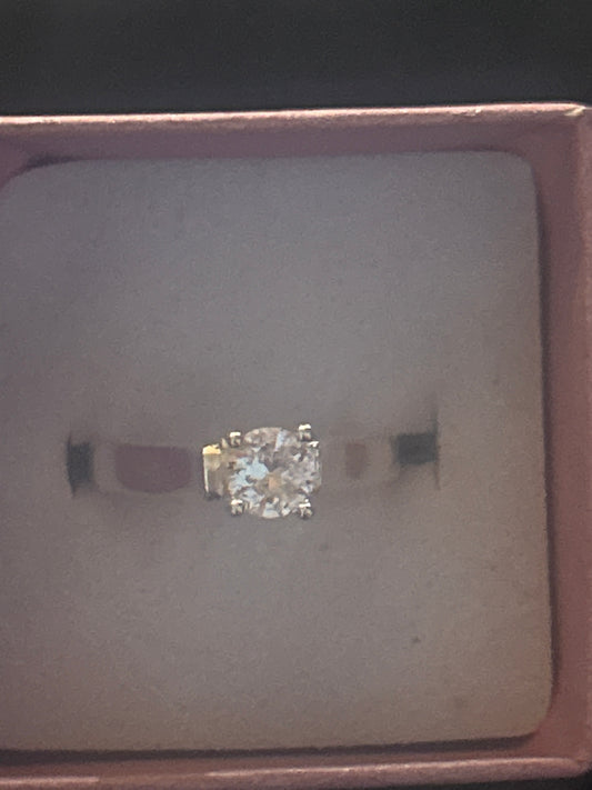Solitary zirconia Engagement Ring